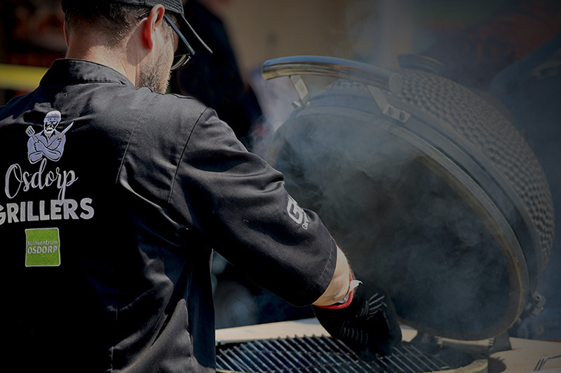 Winterse barbecue demo van de Osdorp Grillers