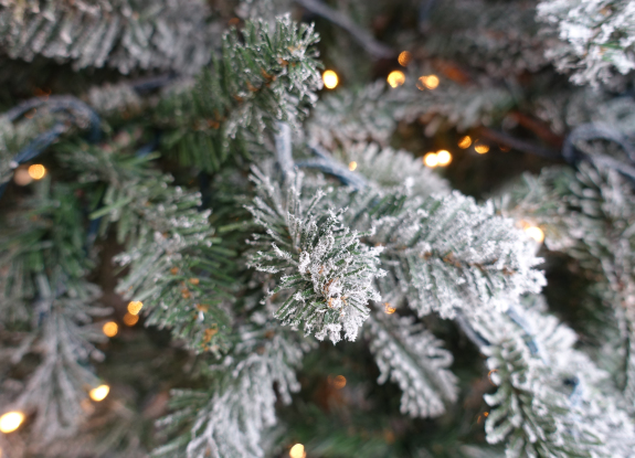 Kunstkerstbomen met sneeuw tuincentrum Osdorp