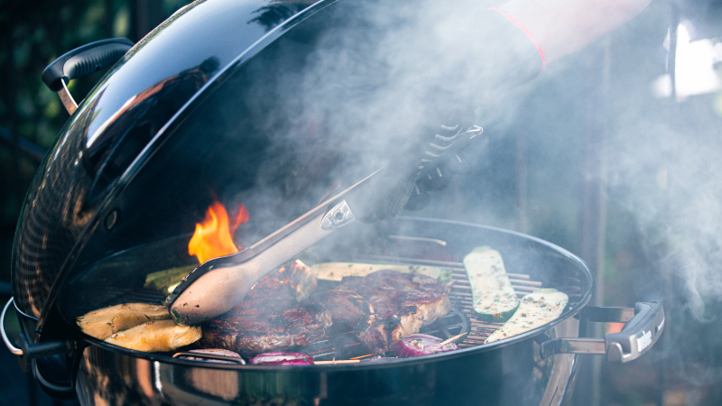 Aankooptips: de voor- en nadelen van een houtskoopbarbecue