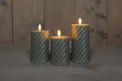 Anna's Collection LED buitenkaars 3d flame swirl 7.5 cm olijfgroen 3 stuks - afbeelding 1