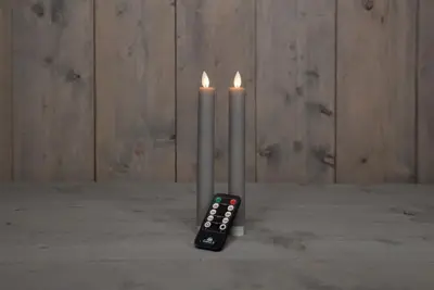 Anna's Collection LED dinerkaars flame effect rustiek 23 cm taupe 2 stuks - afbeelding 1