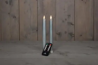 Anna's Collection LED dinerkaars flame effect rustiek 23 cm zilver 2 stuks - afbeelding 1