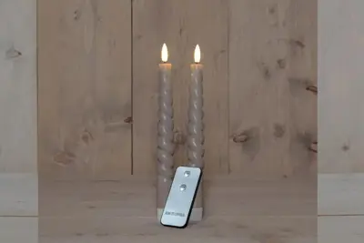 Anna's Collection LED dinerkaars swirl 3D lont taupe 2 stuks - afbeelding 3