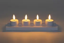 Anna's Collection LED inductie theelicht 3D vlameffect met lader wit 5cm, 4 st - afbeelding 4