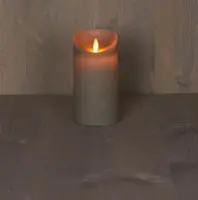 Anna's Collection LED kaars flame effect rustiek 7.5x15cm taupe 1 stuks - afbeelding 1