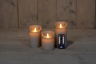 Anna's Collection LED kaars flame effect rustiek set 7.5 cm taupe 3 stuks - afbeelding 1