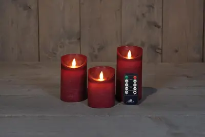 Anna's Collection LED kaars flame effect rustiek set 7.5 cm bordeaux 3 stuks - afbeelding 1