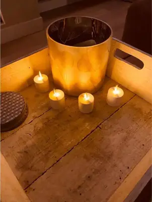 Anna's Collection LED theelicht oplaadbaar flame effect incl. oplaadstation 5cm wit 4 stuks - afbeelding 3