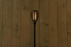 Anna's Collection Solar fakkel met vlameffect zwart 10 x 61 cm kopen?