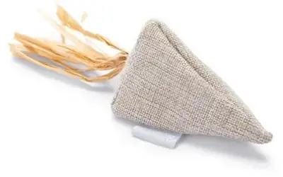 Beeztees speelkussen Yeti catnip/jute 20x7x7cm beige