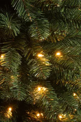 Black Box Trees Charlton Pilar grote verlichte kunstkerstboom groen 260cm - 230 lampjes - afbeelding 2