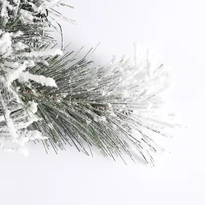 Black Box Trees Dinsmore kerstkrans besneeuwd groen Ø 60cm - afbeelding 4