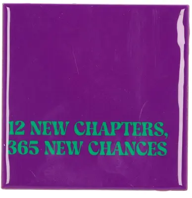 Daan Kromhout Design tegeltje keramiek 12 new chapters 10x10cm paars