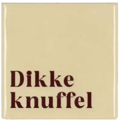 Daan Kromhout Design tegeltje keramiek dikke knuffel 10x10cm beige