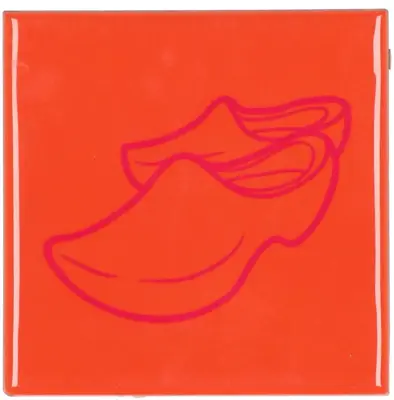 Daan Kromhout Design tegeltje keramiek klompen 10x10cm orange