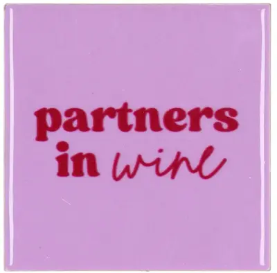 Daan Kromhout Design tegeltje keramiek partners in wine 10x10cm purple