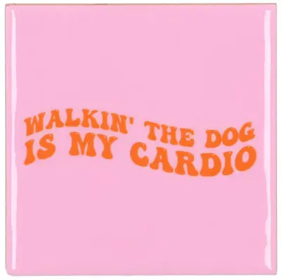 Daan Kromhout Design tegeltje keramiek walkin' the dog 10x10cm roze