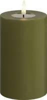 Deluxe Homeart LED kaars real flame 7.5x12.5cm olive green  - afbeelding 1