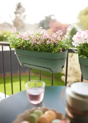 Elho Vibia Campana balkonbak 50 cm pistache groen - afbeelding 11