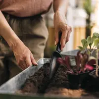Fiskars Solid Zaadplantschepje – 4-in-1 multifunctioneel gereedschap - afbeelding 4