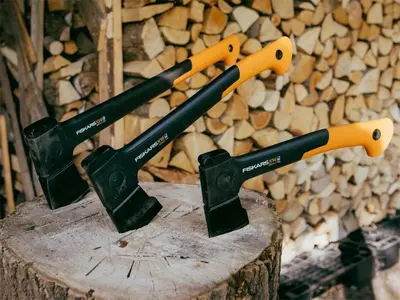 Fiskars X18 Universele Bijl S – Compacte Handbijl voor Houtbewerking en Tuinwerk - afbeelding 7