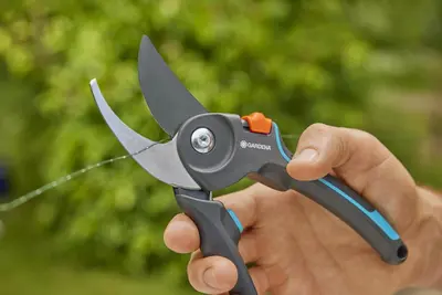 Gardena PremiumCut Pro Snoeischaar – Voor krachtig en precies snoeien van vers hout - afbeelding 2