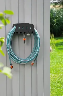 Gardena Wandhouder Set – Compleet met 20 m tuinslang, koppelstukken en tuinspuit - Slangdiameter: 13 mm - afbeelding 2