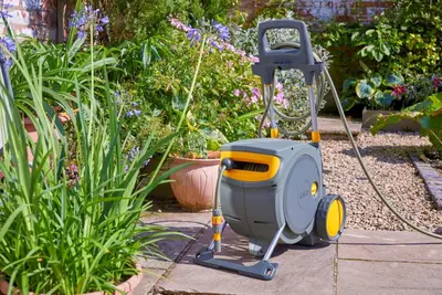 Hozelock Auto Reel Mobile – Slangenwagen met 35 m slang – Automatisch oprolsysteem - afbeelding 2
