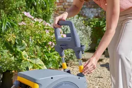 Hozelock Auto Reel Mobile – Slangenwagen met 35 m slang – Automatisch oprolsysteem - afbeelding 4