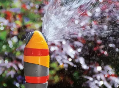 Hozelock Cirkelsproeier 2in1 pro op spike - afbeelding 2