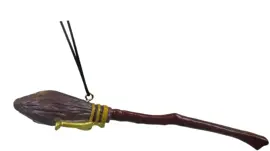 Kurt S. Adler kunststof kerstbal Harry Potter Nimbus 2000 bezem 9cm bruin - afbeelding 1