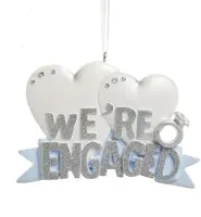 Kurt S. Adler kunststof kerstbal hartjes 'we're engaged' 6.5cm wit - afbeelding 1