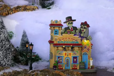 Lemax day of the dead emporium verlicht huisje Spooky Town 2024 - afbeelding 4