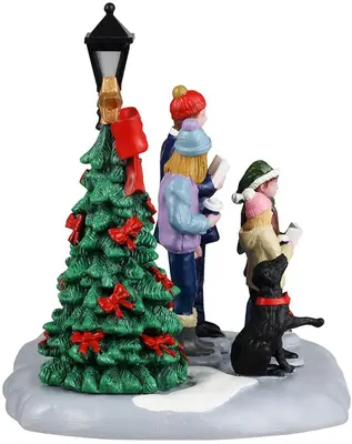 Lemax family caroling kerstdorp tafereel Vail Village 2025 - afbeelding 3