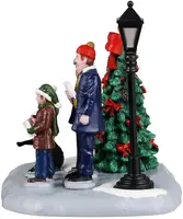 Lemax family caroling kerstdorp tafereel Vail Village 2025 - afbeelding 4