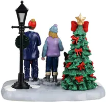 Lemax family caroling kerstdorp tafereel Vail Village 2025 - afbeelding 5