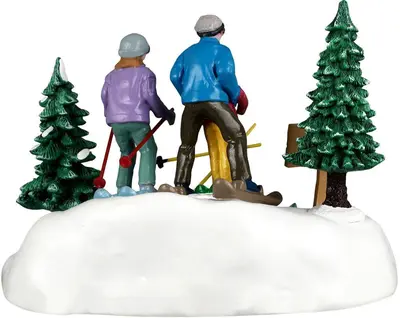 Lemax family ski day kerstdorp tafereel Vail Village 2026 - afbeelding 4