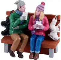 Lemax hot cocoa drinkers kerstdorp figuur type 3 Caddington Village 2022