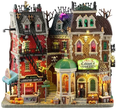 Lemax monsters on main street verlichte facade Spooky Town 2026 - afbeelding 1
