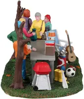 Lemax neighborhood yard sale kerstdorp tafereel Harvest Crossing 2023 - afbeelding 2