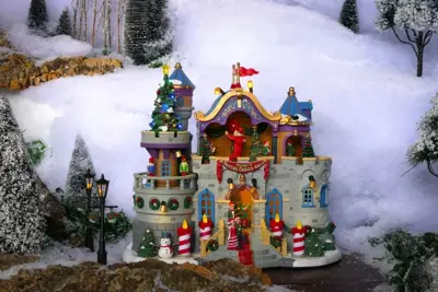 Lemax santa‘s castle gala bewegend kersthuisje Santa's Wonderland 2024 - afbeelding 2