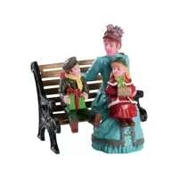 Lemax sitting together kerstdorp figuur type 3 Caddington Village 2018 - afbeelding 1