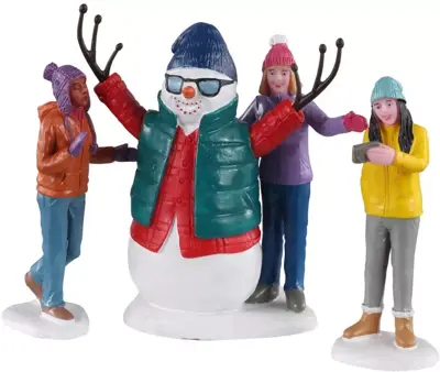 Lemax snowman selfie s/3 kerstdorp figuur type 4 Vail Village 2020 - afbeelding 1