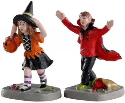Lemax terrified trick-or-treaters s/2 halloween figuur Spooky Town 2020 - afbeelding 1
