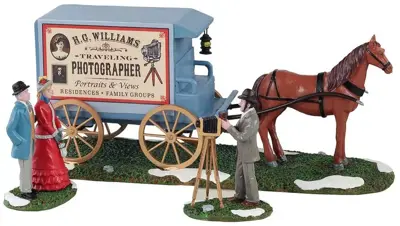 Lemax traveling photographer wagon, s/3 kerstdorp tafereel Caddington Village 2021 - afbeelding 1
