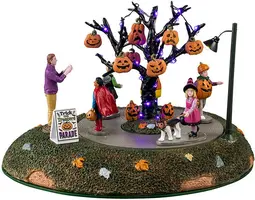 Lemax trick or treaters parade bewegend tafereel Spooky Town 2025 - afbeelding 1