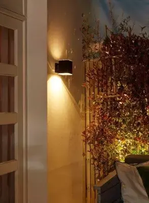 Luxform intelligent Solar-hybrid wandlamp Maine 50lm - afbeelding 3