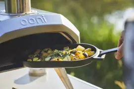 Ooni koekenpan 'sizzler' gietijzer 22cm met serveerplank - afbeelding 3