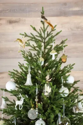 Our Nordic Christmas Arkansas Deluxe kunstkerstboom houten voet groen 213cm - afbeelding 3