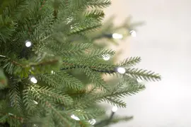 Our Nordic Christmas Arkansas grote kunstkerstboom houten voet groen 274cm - afbeelding 2
